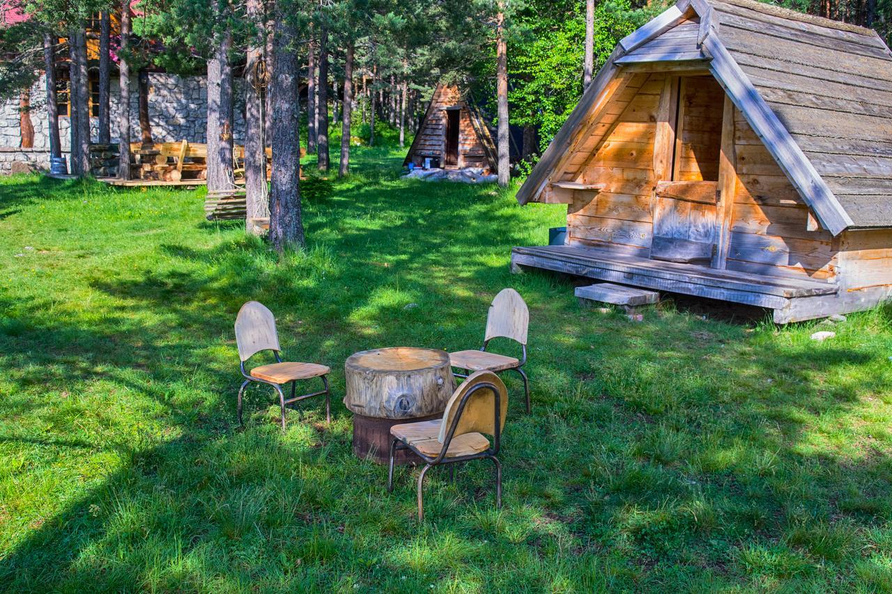 Eco Camp Chalets Pod Gorom 자블야크 외부 사진